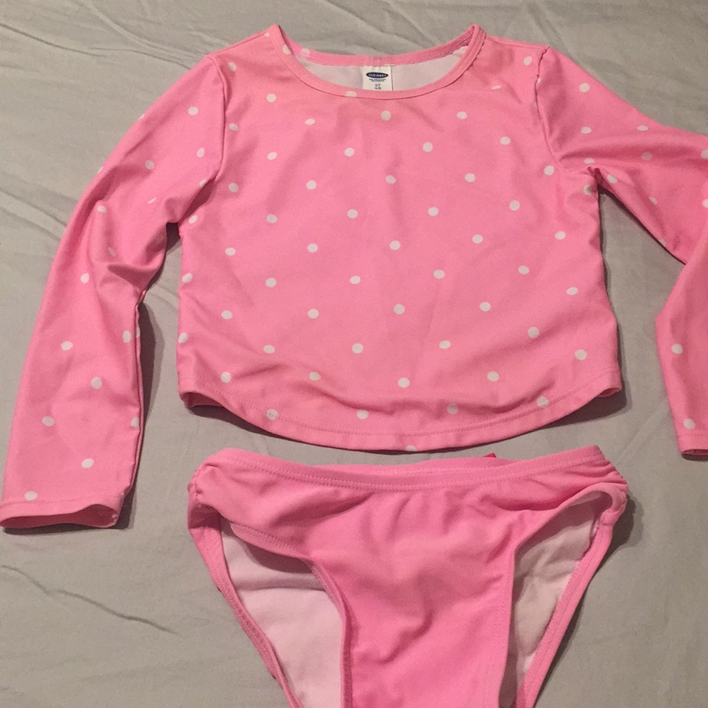 4 T old navy swim suit.